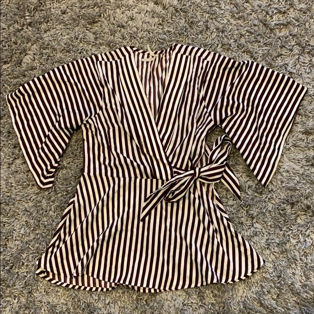 (2/$15) 🟡Striped Self Tie Bell Sleeve Top